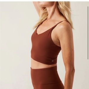 Athleta Elation V-neck crop, cups A-C in Mahogany